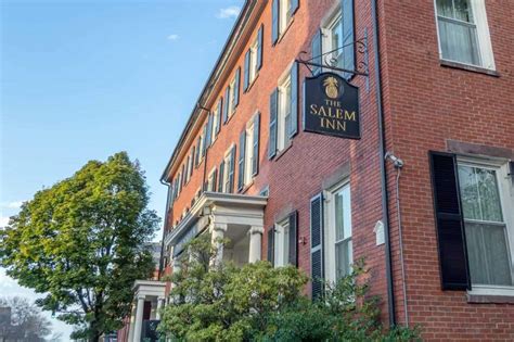 Witcyh places to stay in salem ma